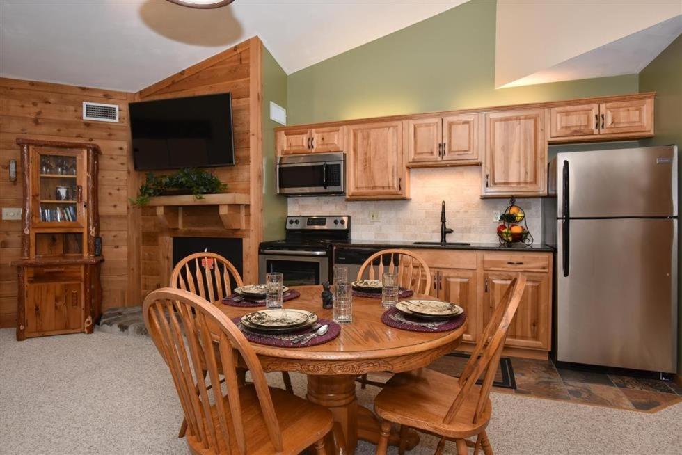 Seven Springs 1 Bedroom Premium Condo, In Out Apartment